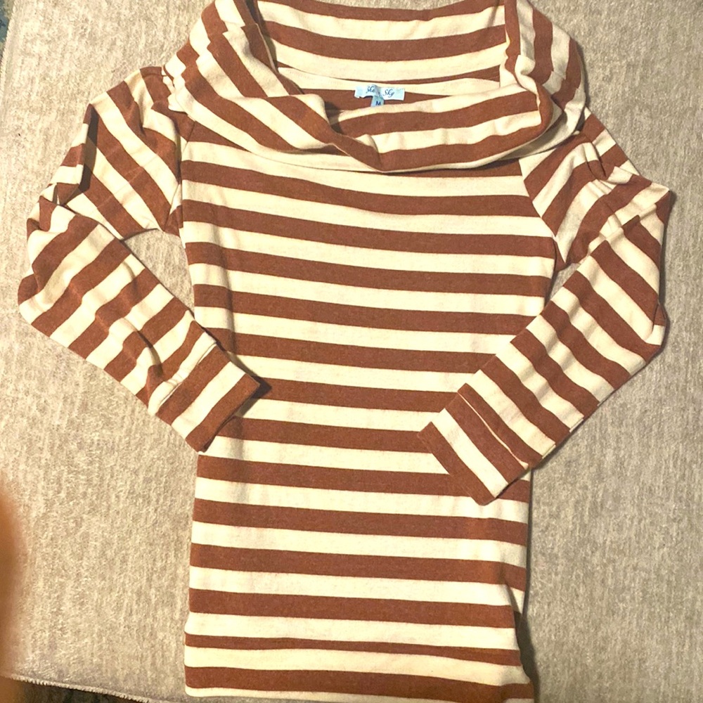Medium, off the shoulder oversized sweater or tunic!